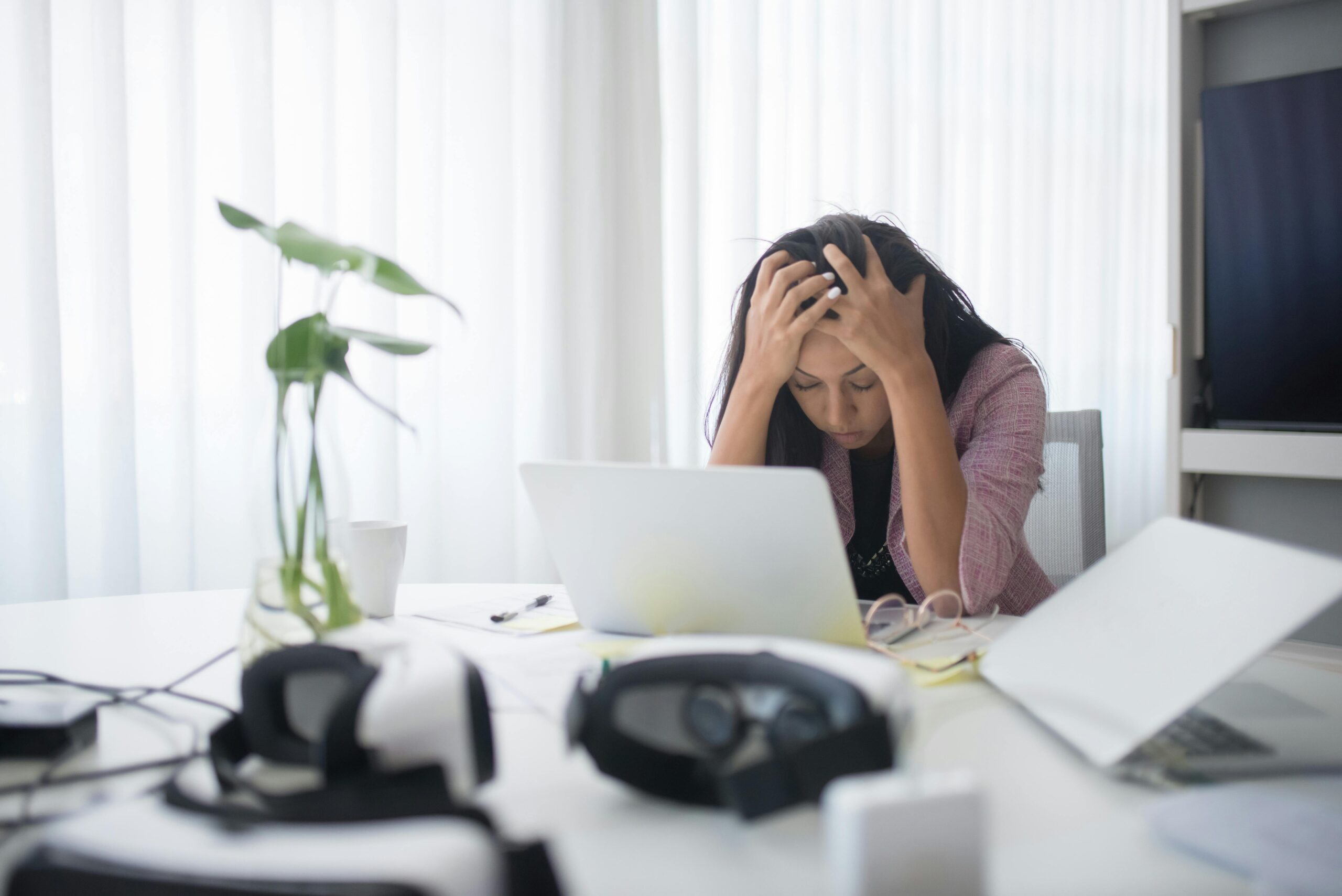 How does a chiropractor help in managing stress?